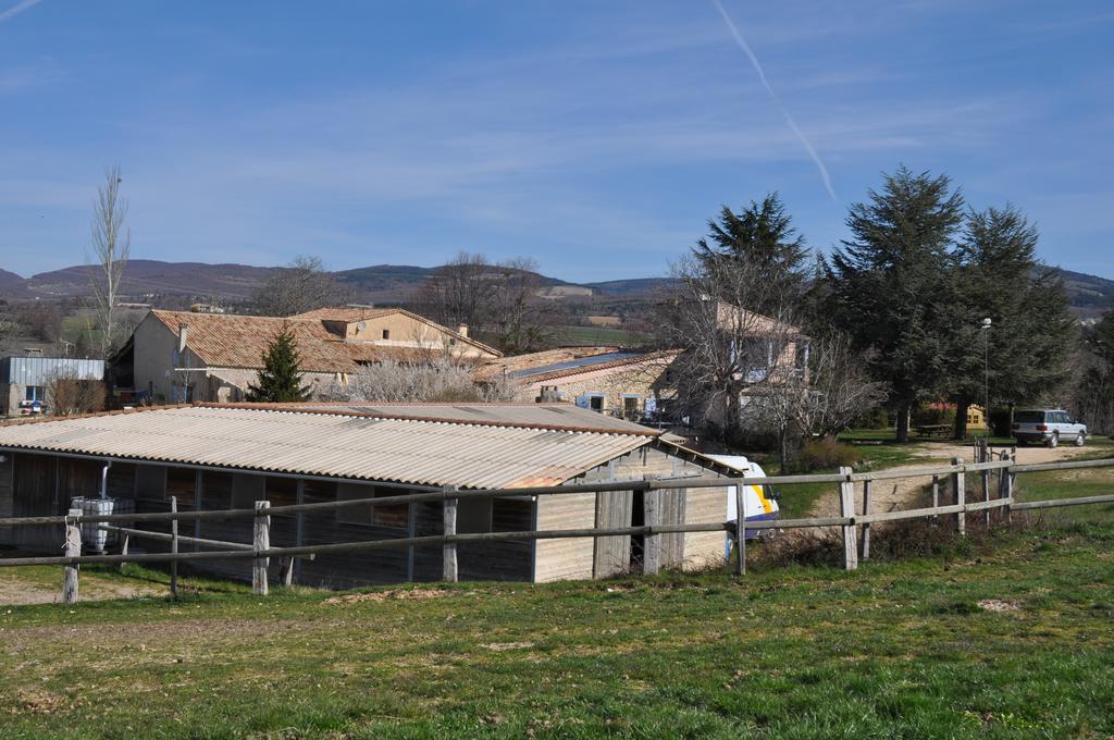 Le Petit Labouret Hotel Revest-du-Bion Kültér fotó